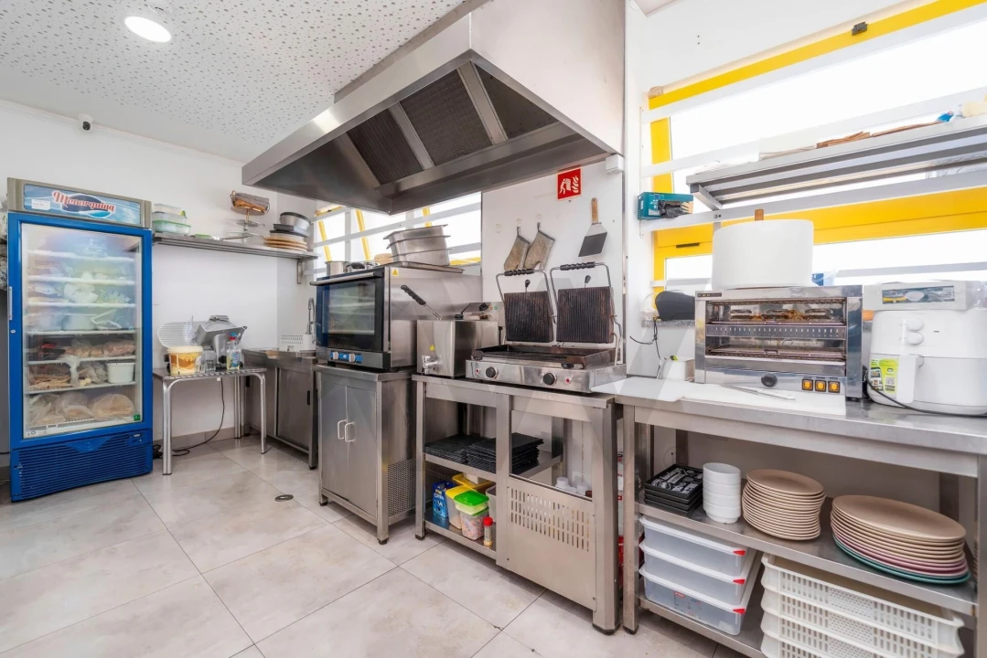 Negócio para Venda em Quarteira Foto 16