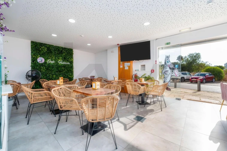 Negócio para Venda em Quarteira Foto 3