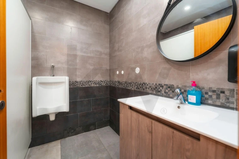 Negócio para Venda em Quarteira Foto 27