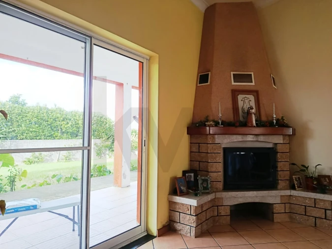 Moradia T3 para Venda em Lajes Foto 9