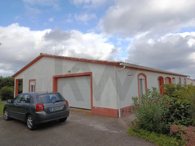 Moradia T3 para Venda em Lajes Foto 27