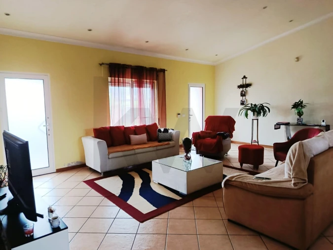 Moradia T3 para Venda em Lajes Foto 7