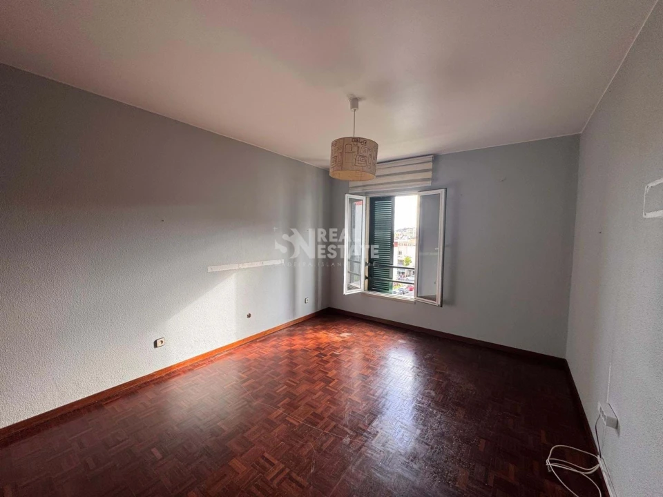 Apartamento T3 para Venda em Santo Antonio Foto 35