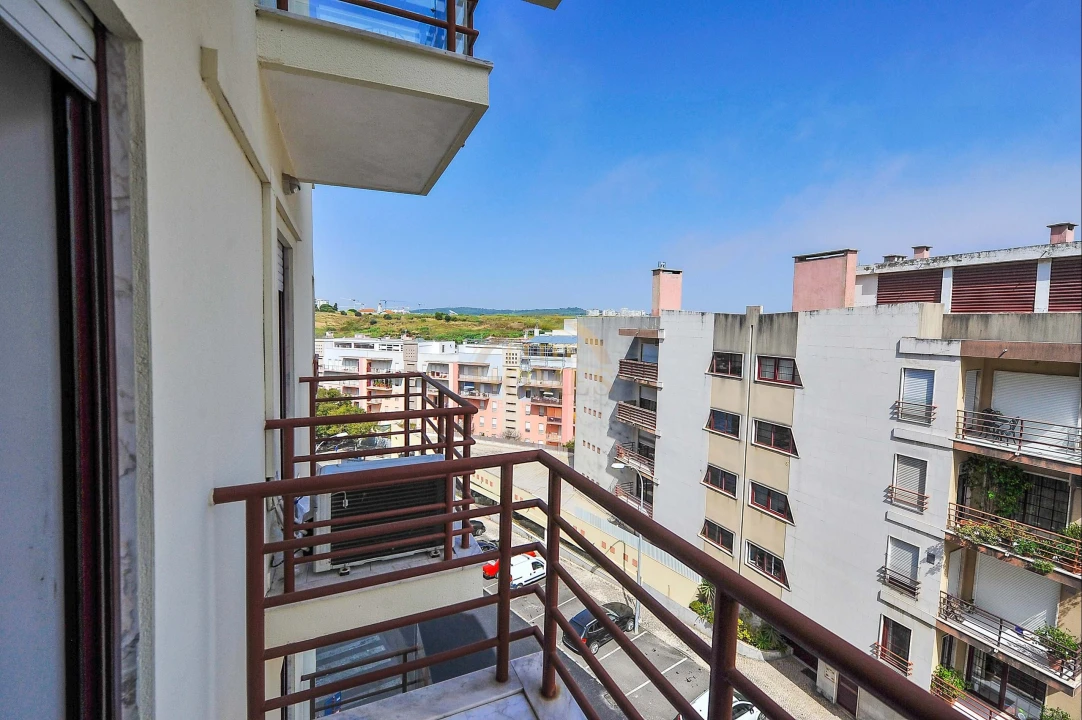 Apartamento T3 para Venda em Algés, Linda-A-Velha e Cruz Quebrada-Dafundo Foto 31