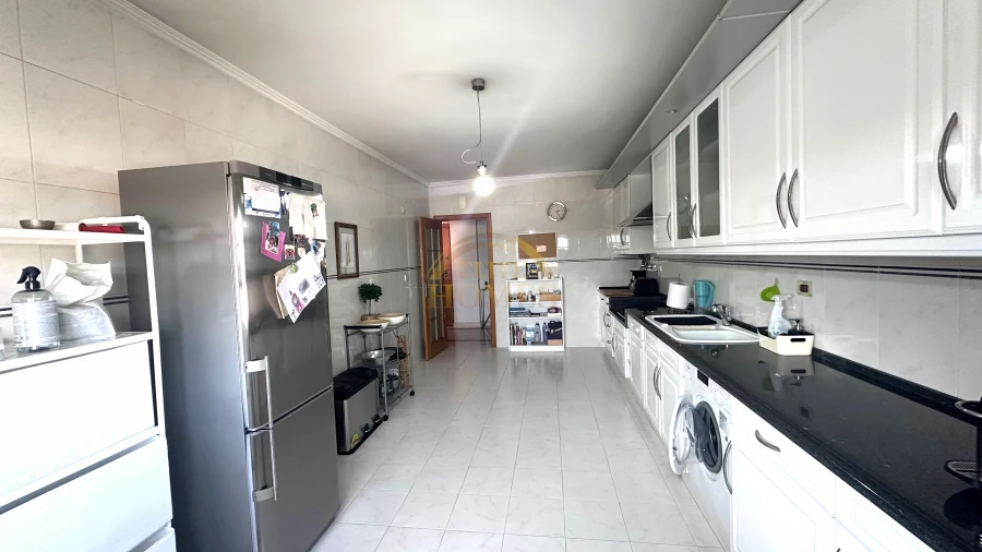 Apartamento T3 para Venda em Algés, Linda-A-Velha e Cruz Quebrada-Dafundo Foto 11