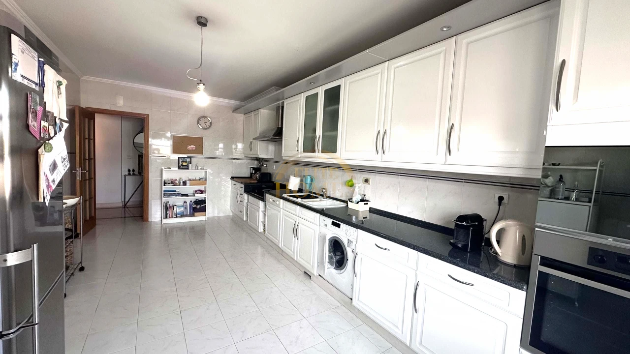 Apartamento T3 para Venda em Algés, Linda-A-Velha e Cruz Quebrada-Dafundo Foto 9