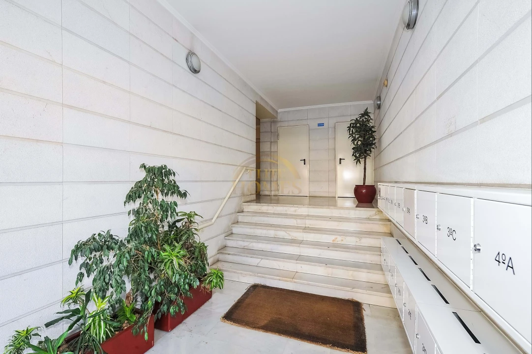 Apartamento T3 para Venda em Algés, Linda-A-Velha e Cruz Quebrada-Dafundo Foto 4