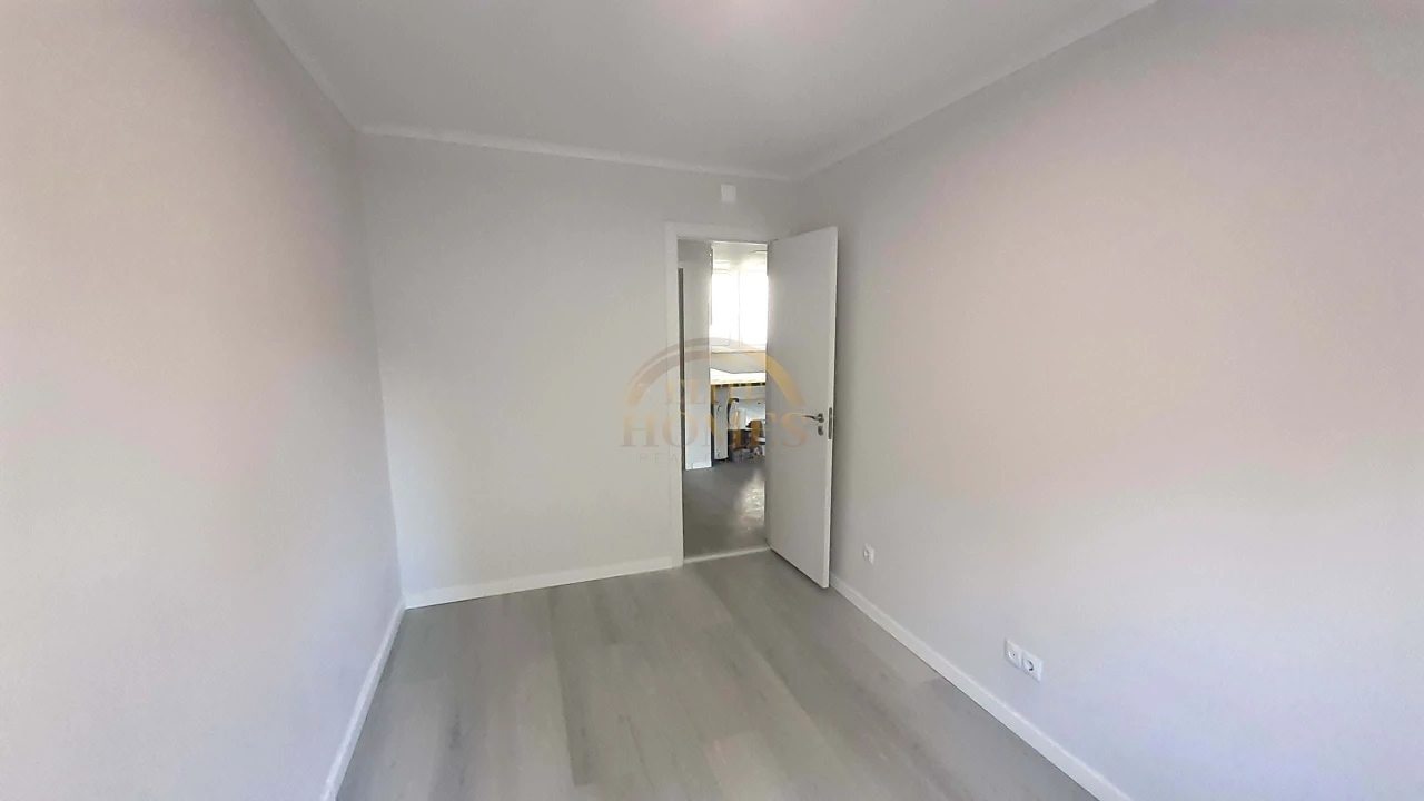 Apartamento T2 para Venda em Benfica Foto 30