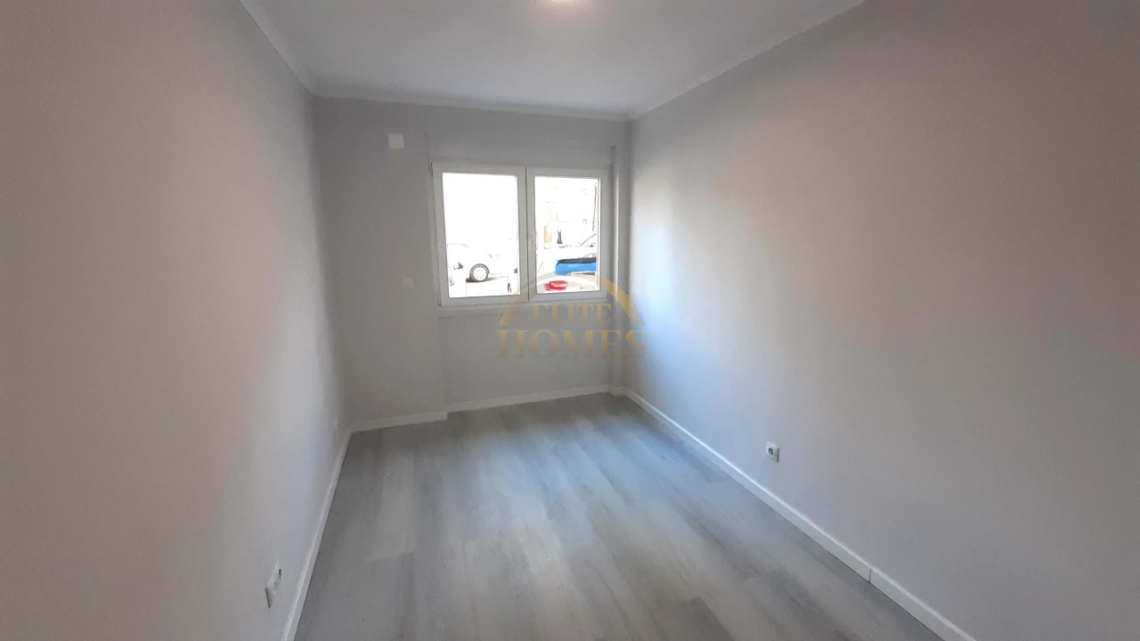 Apartamento T2 para Venda em Benfica Foto 8