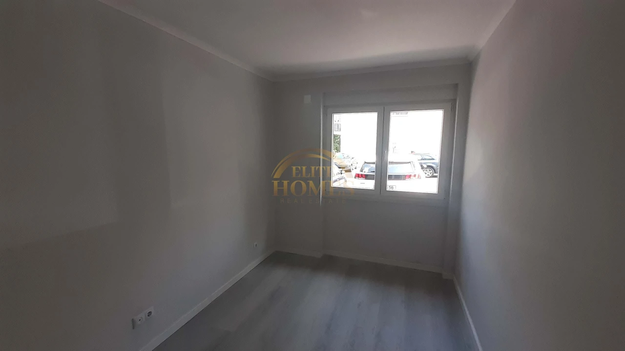 Apartamento T2 para Venda em Benfica Foto 18
