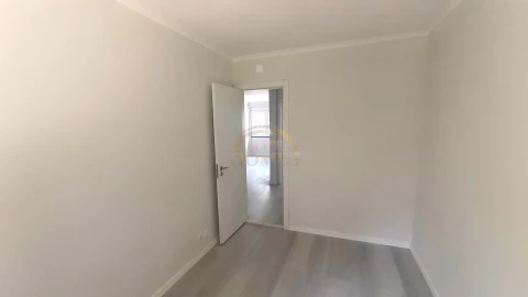Apartamento T2 para Venda em Benfica