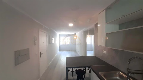 Apartamento T2 para Venda em Benfica