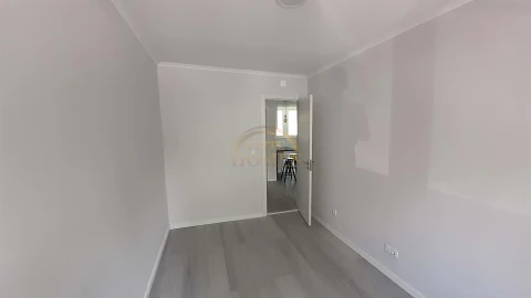 Apartamento T2 para Venda em Benfica