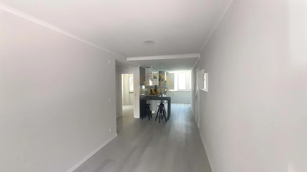 Apartamento T2 para Venda em Benfica Foto 8