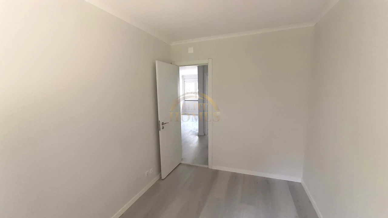Apartamento T2 para Venda em Benfica Foto 15