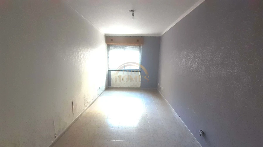 Apartamento T2 para Venda em Benfica Foto 5