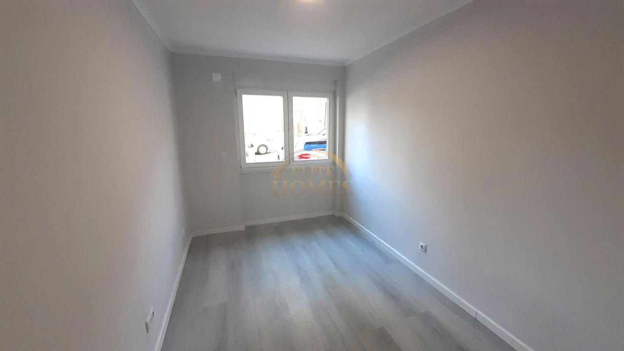 Apartamento T2 para Venda em Benfica Foto 29