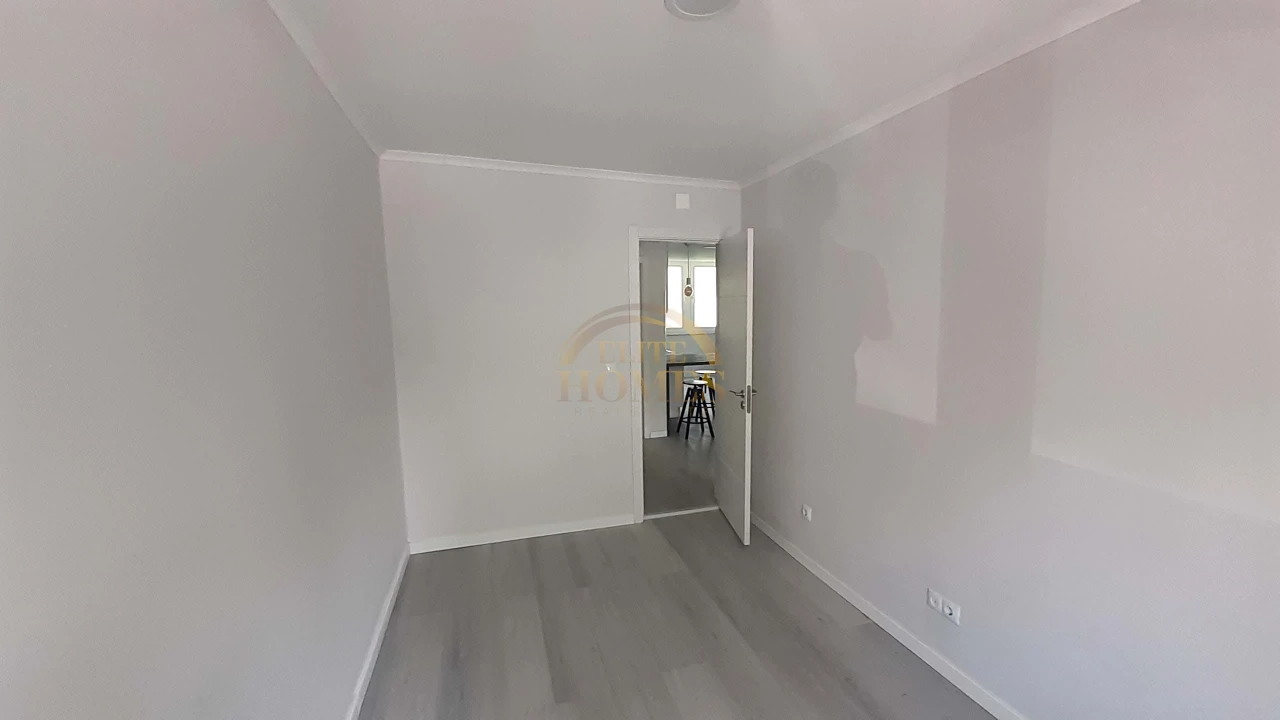 Apartamento T2 para Venda em Benfica Foto 12