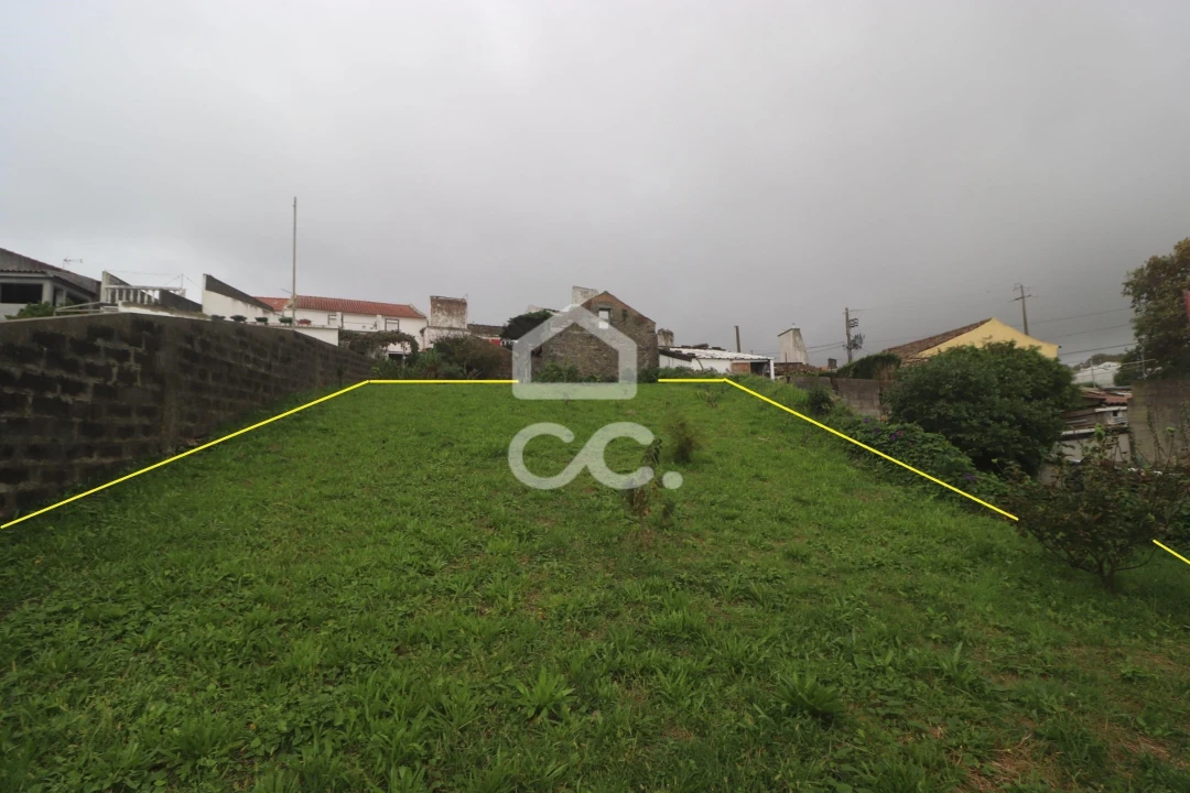 Moradia T6 para Venda em Fenais da Ajuda Foto 33