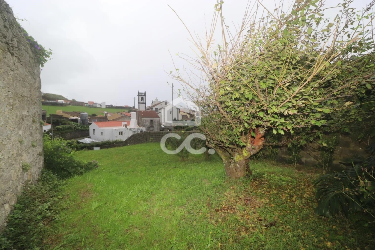 Moradia T6 para Venda em Fenais da Ajuda Foto 30