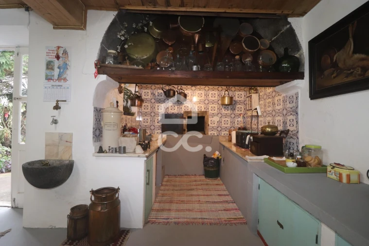 Moradia T6 para Venda em Fenais da Ajuda Foto 7