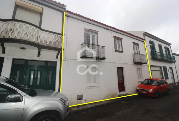 Moradia T6 para Venda em Fenais da Ajuda Foto 2