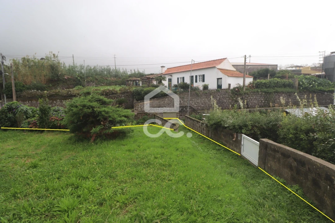 Moradia T6 para Venda em Fenais da Ajuda Foto 32