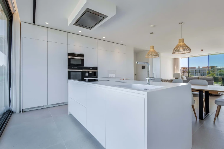 Apartamento T3 para Venda em Quarteira Foto 5