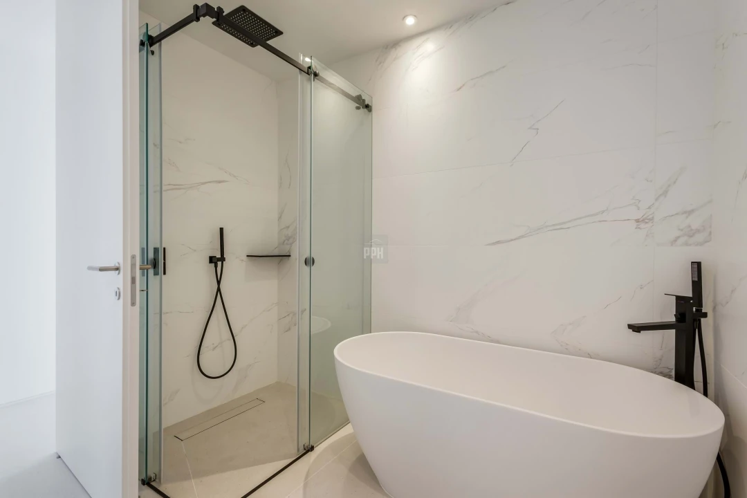 Apartamento T2 para Venda em Quarteira Foto 12