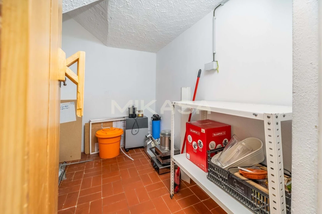 Negócio para Venda em Lagos (São Sebastião e Santa Maria) Foto 12