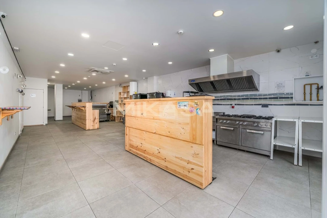 Negócio para Venda em Lagos (São Sebastião e Santa Maria) Foto 1