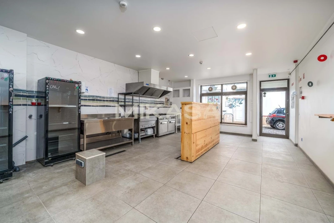 Negócio para Venda em Lagos (São Sebastião e Santa Maria) Foto 2