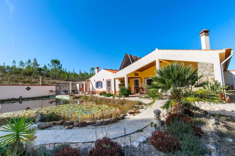 Quinta T4 para Venda em Rogil