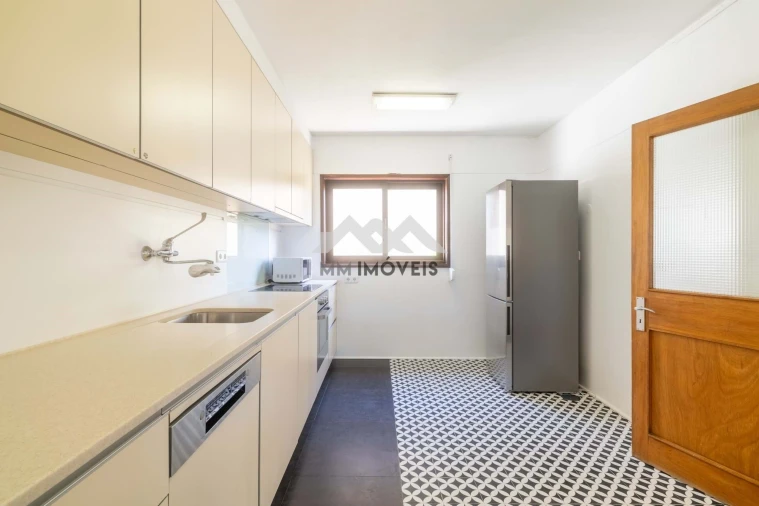 Moradia T6 para Arrendamento em Lordelo do Ouro e Massarelos Foto 9