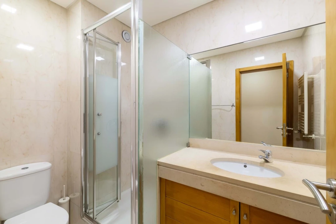 Apartamento T4 para Venda em Castêlo da Maia Foto 32