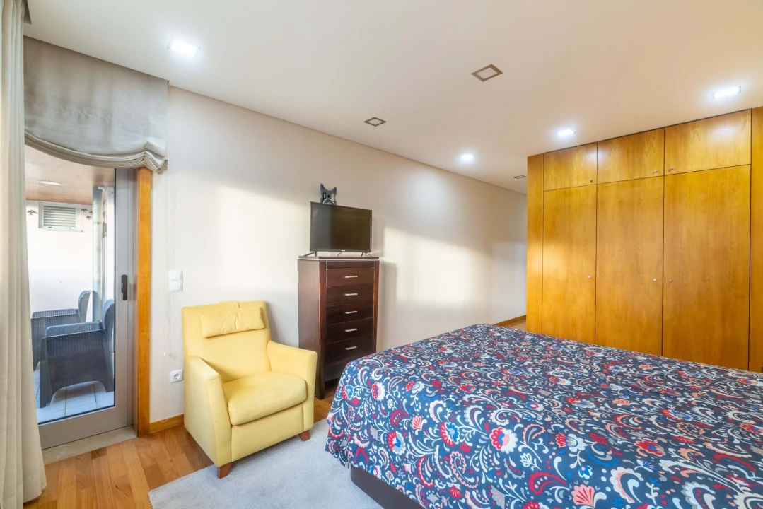 Apartamento T4 para Venda em Castêlo da Maia Foto 19