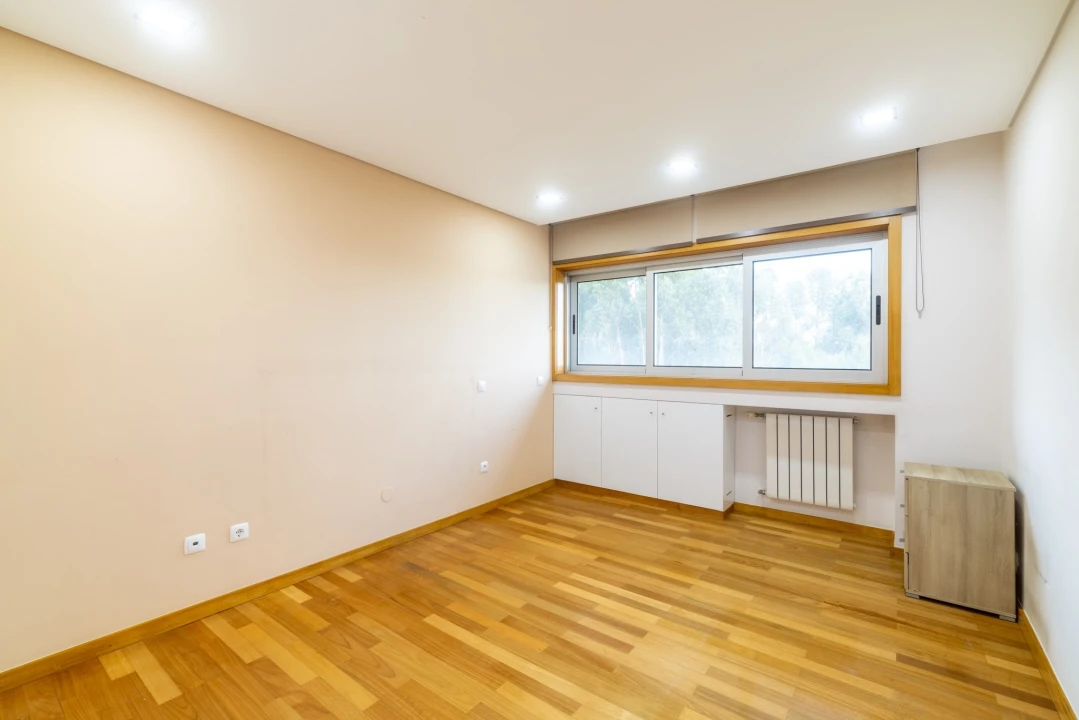 Apartamento T4 para Venda em Castêlo da Maia Foto 27