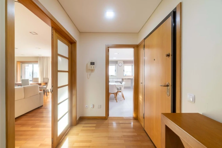 Apartamento T4 para Venda em Castêlo da Maia Foto 17