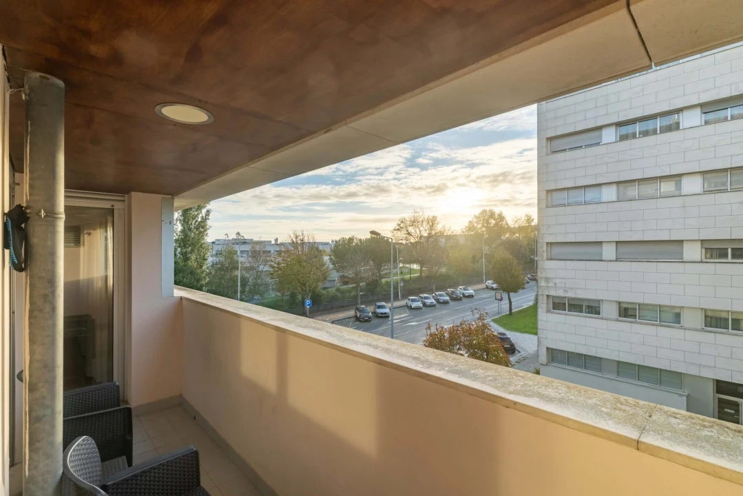 Apartamento T4 para Venda em Castêlo da Maia Foto 12