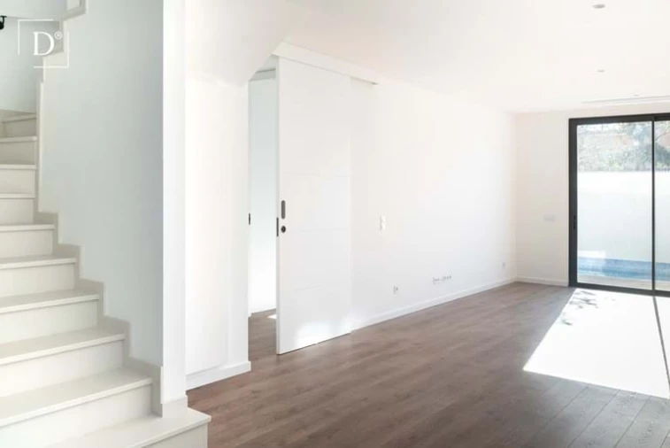 Moradia T3 para Venda em Olhão Foto 11