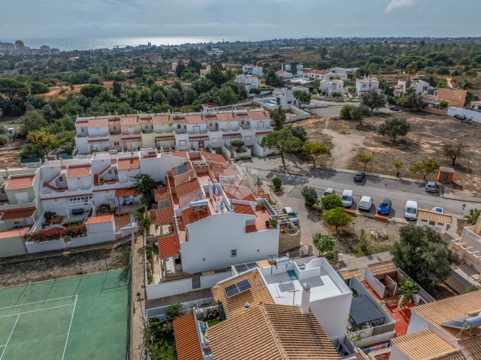 Moradia T3 para Venda em Armação de Pera Foto 33