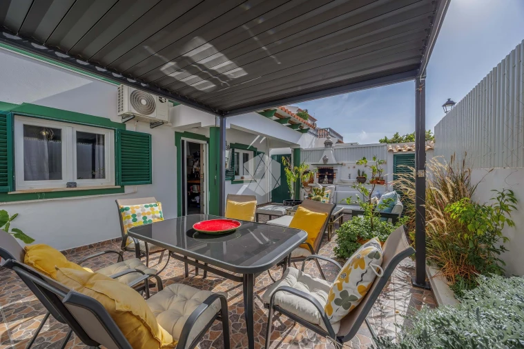 Moradia T3 para Venda em Armação de Pera Foto 32