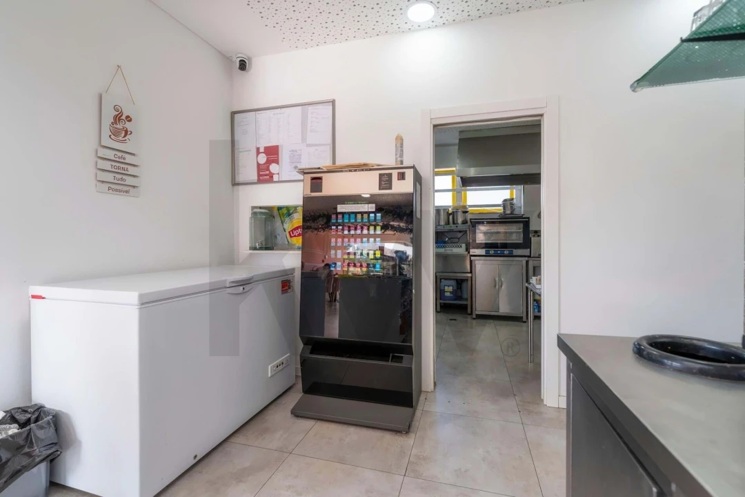 Negócio para Venda em Quarteira Foto 12