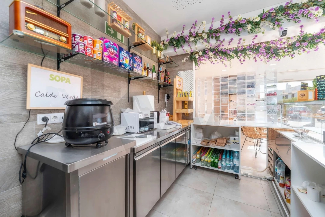 Negócio para Venda em Quarteira Foto 6