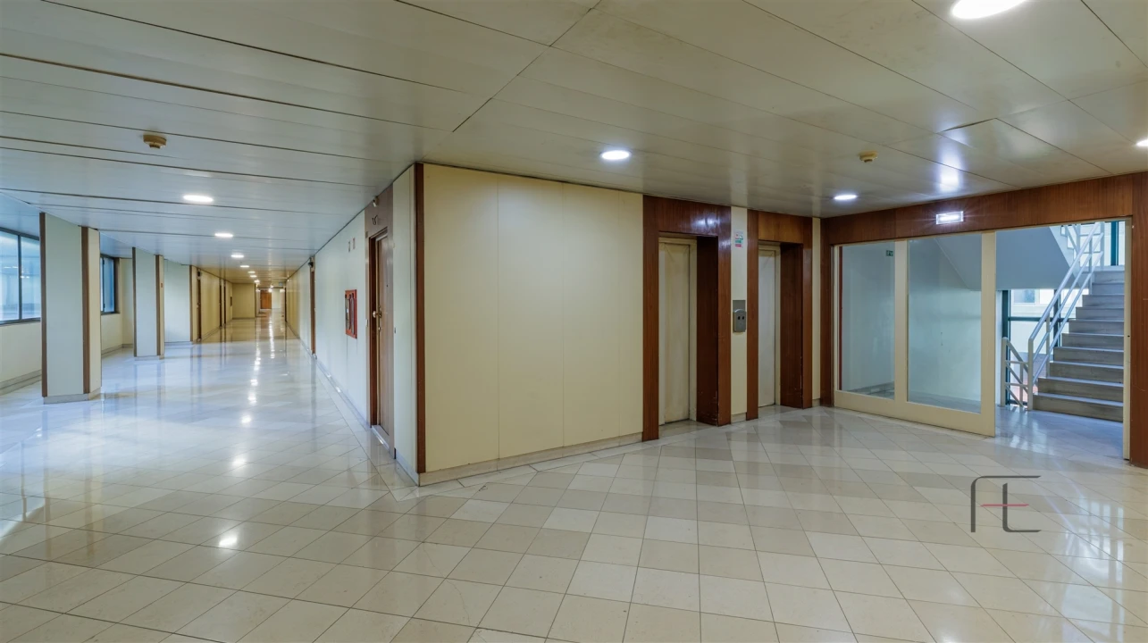 Escritório para Arrendamento em Ramalde Foto 9