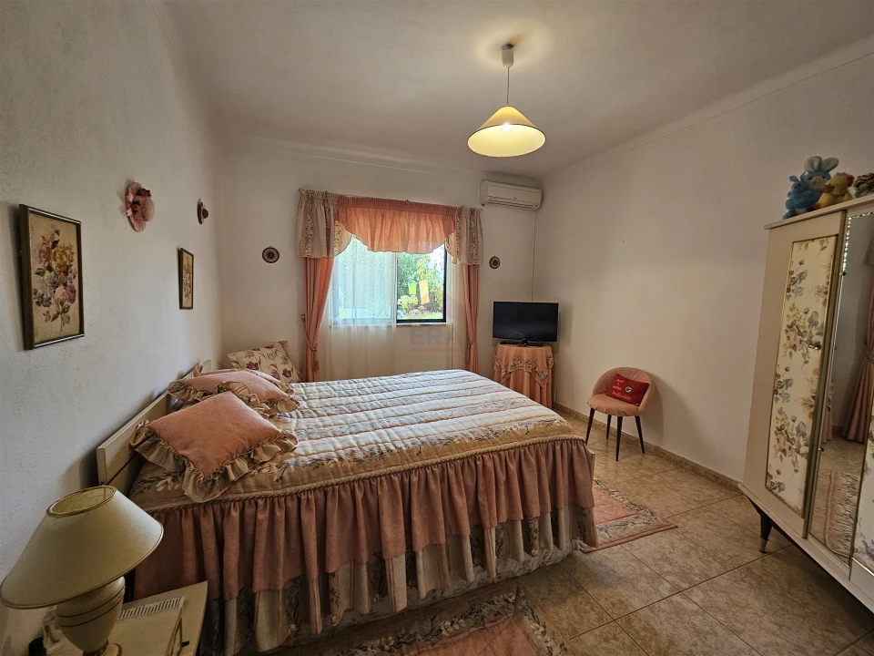 Moradia T0 para Venda em Santa Barbara de Nexe Foto 11