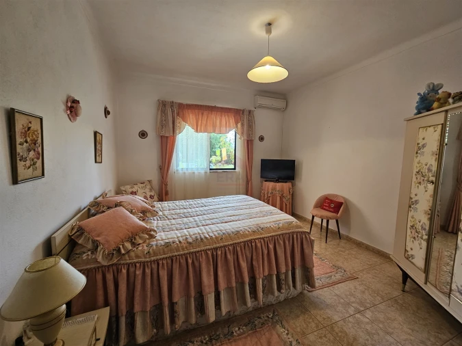 Moradia T0 para Venda em Santa Barbara de Nexe Foto 11