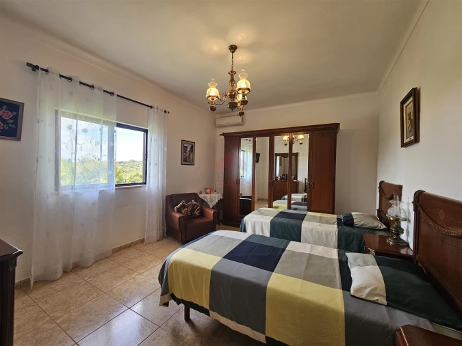 Moradia T0 para Venda em Santa Barbara de Nexe Foto 16