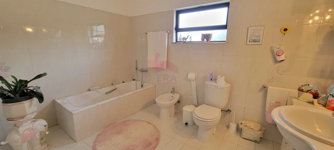 Moradia T0 para Venda em Santa Barbara de Nexe Foto 24