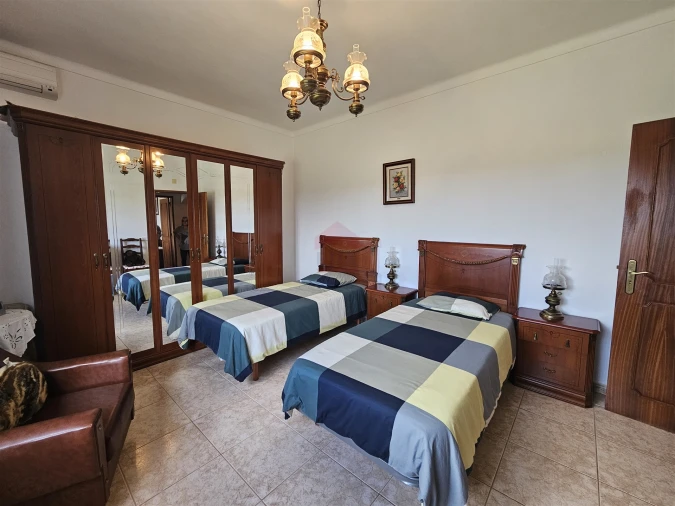 Moradia T0 para Venda em Santa Barbara de Nexe Foto 4